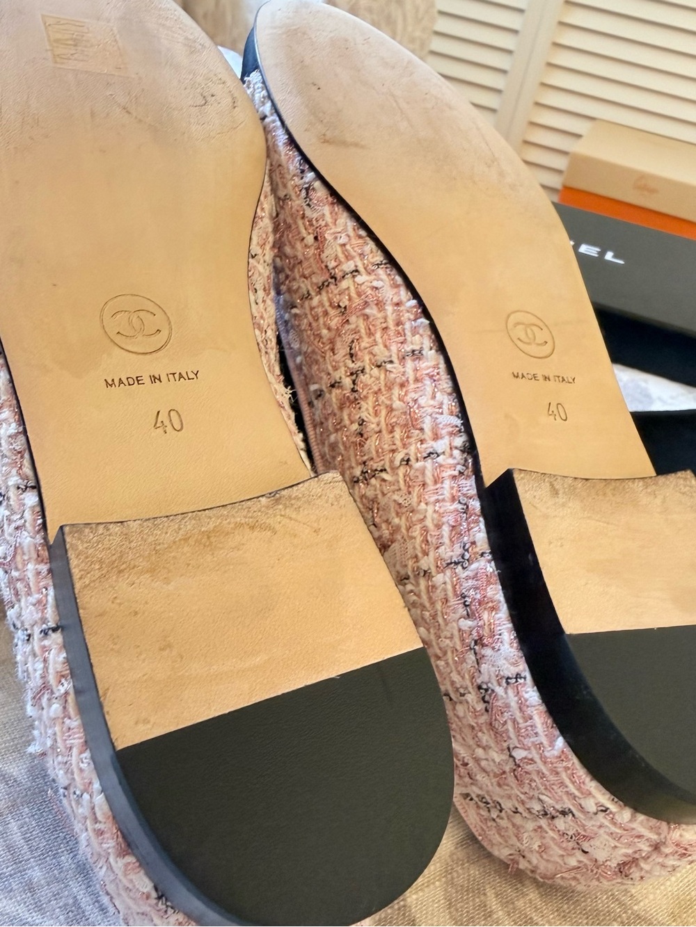✨CHANEL - Worn Once - Pink Tweed Ballet Flats with Black CC Cap-Toe (EU 40/US 9) - Picture 11 of 13
